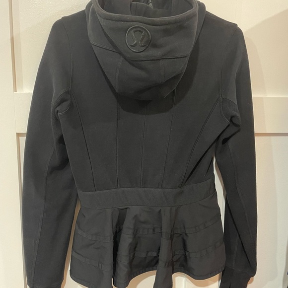 RARE LULULEMON SE Hiver 2013 Ruffled Up Scuba Hoodie - Picture 4 of 6